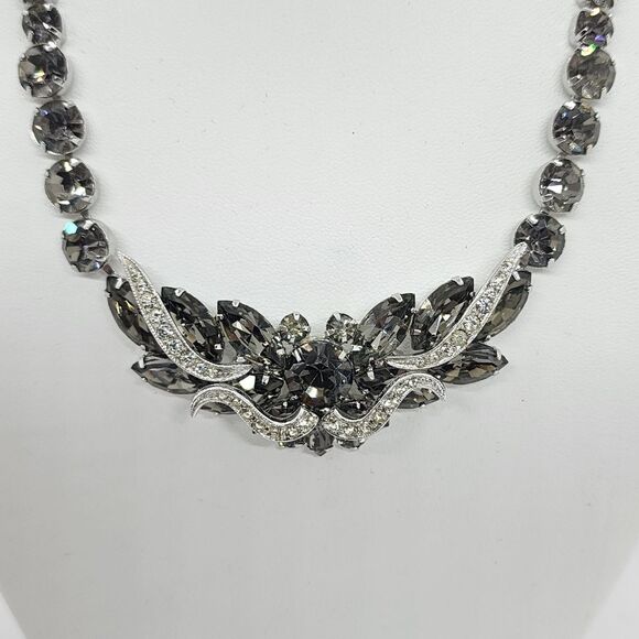 Weiss Black Diamond Rhinestone Necklace, Clip Earrings Rhodium Plating Vintage - Picture 4 of 16